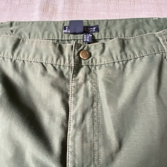 5.11 Tactical Series Mens Green Cargo Utility Camp Vacation Casual Shorts- Sz-44 - Picture 2 of 16